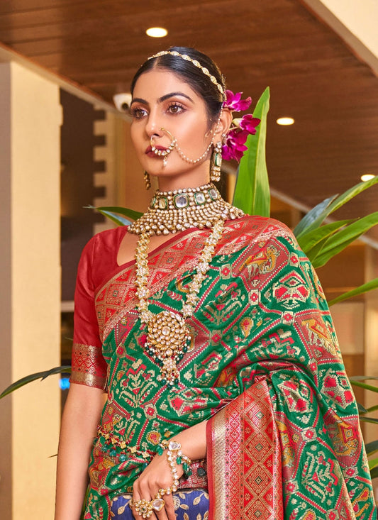 Ebullience Green Soft Silk Saree With Groovy Red Blouse Piece
