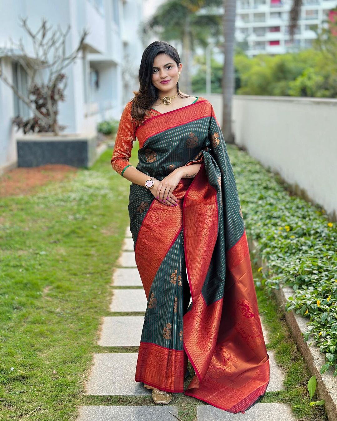 Ailurophile Rama Soft Banarasi Silk Saree with Amazing Blouse Piece